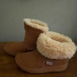 Fitflop suede boot  chestnut size 8